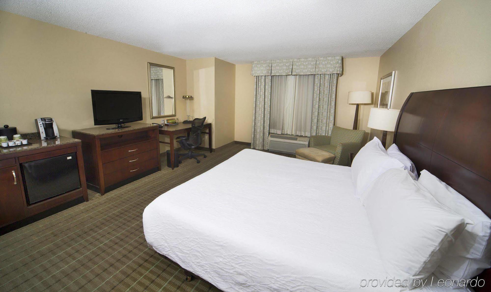 Hilton Garden Inn Valdosta Bagian luar foto